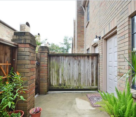 Patio - 9850 Pagewood Ln