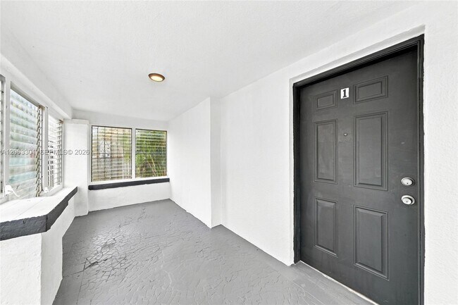 Foto del edificio - 128 NW 9th Ave
