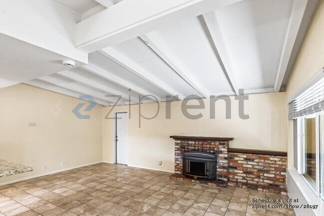 Building Photo - 499 Pebble Dr