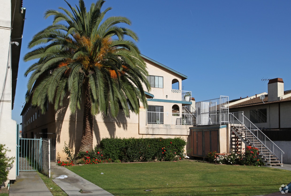 Building Photo - 13527 Lemoli Ave