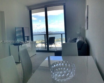 Foto del edificio - 501 NE 31st St