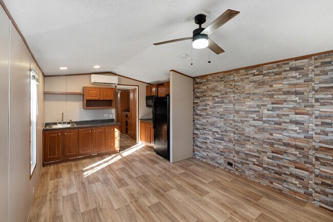 Foto del edificio - 720 Pritchett Ln