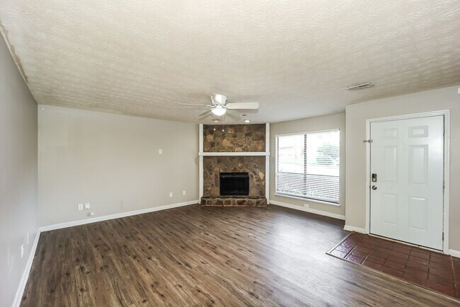 Building Photo - 315 Park Ridge Ct