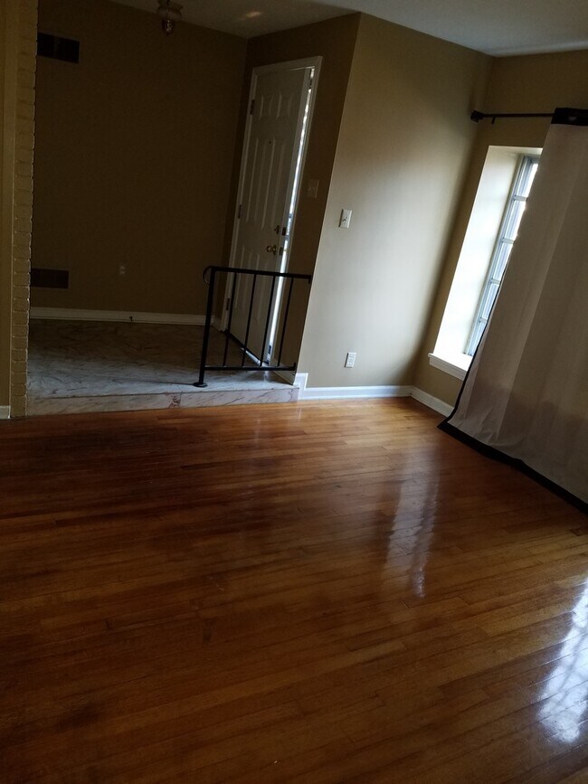 Foto del edificio - Updated 3BR 1.5 bat