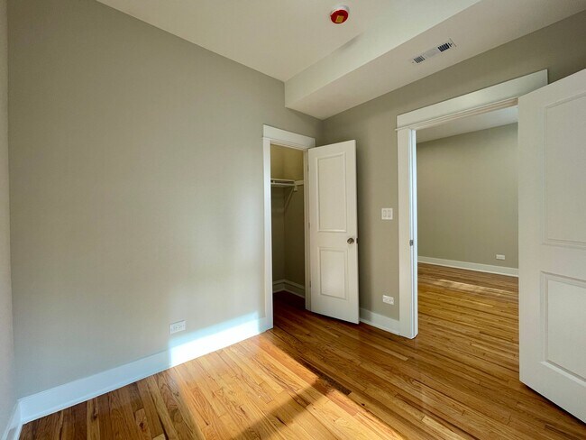 Foto del edificio - 2143 N Keystone Ave