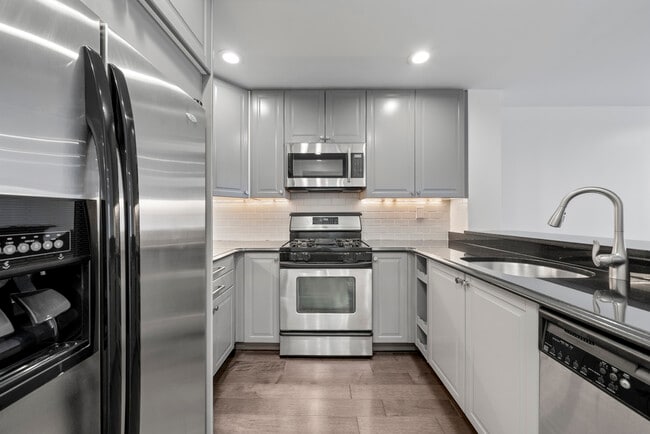 Foto del edificio - 417 Ellery Ct