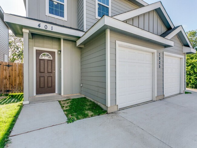 Foto del edificio - 1 Month Free Rent! New Construction Duplex!