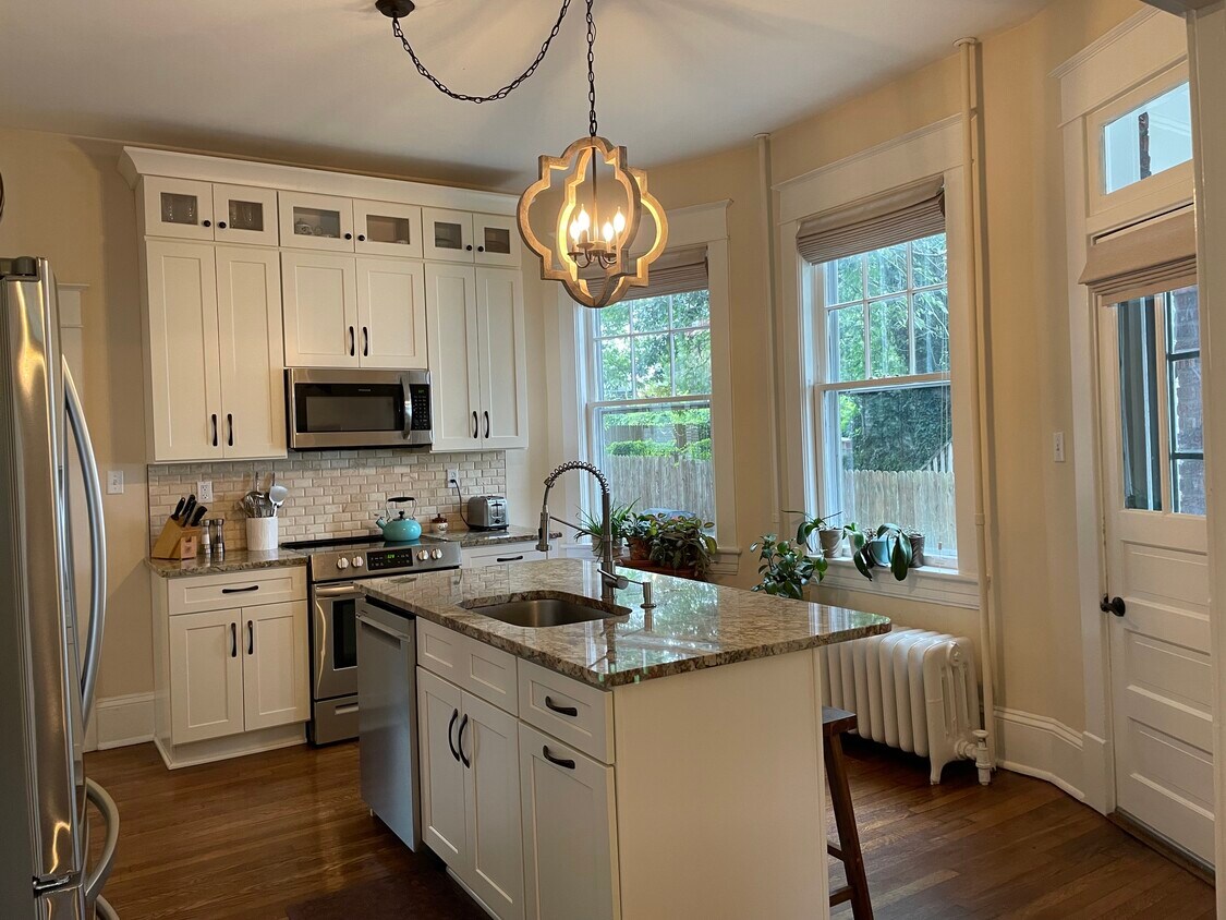 Foto principal - 617 Allison Ave SW