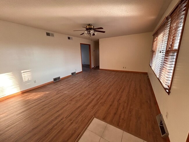 Building Photo - 4 Bed 2 Bath Home In Andover!