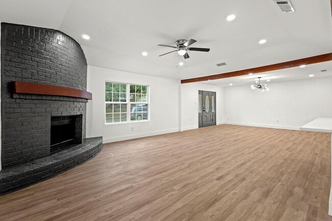 Foto del edificio - 6000 Cool Springs Dr