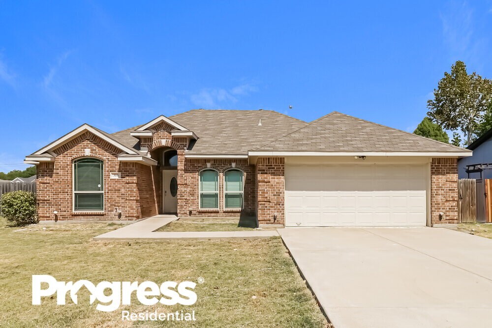 Foto principal - 319 W Little Creek Rd