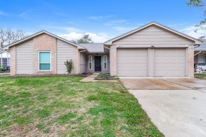 Foto principal - 229 Willoughby Dr