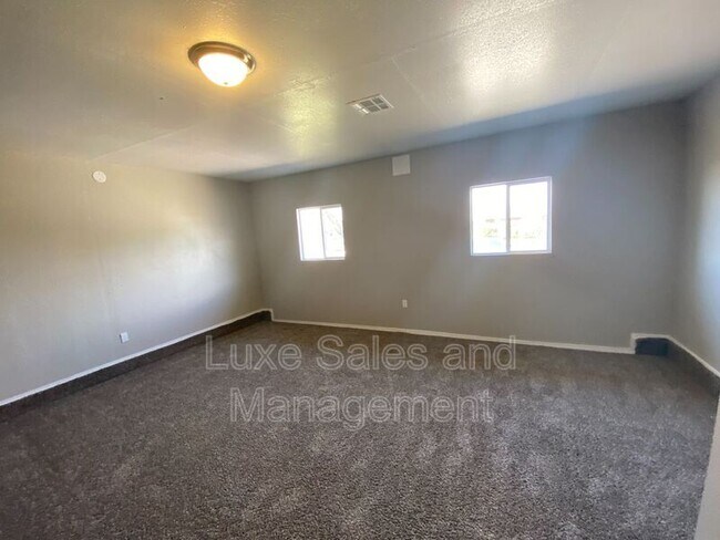 Foto del edificio - 3400 SW 51st St