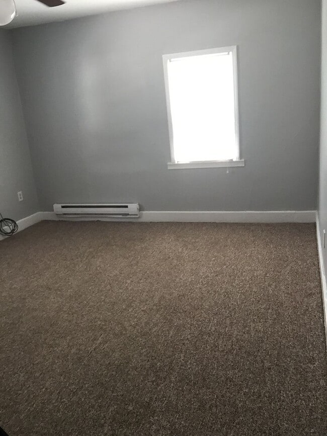 Building Photo - 110 W Walnut St