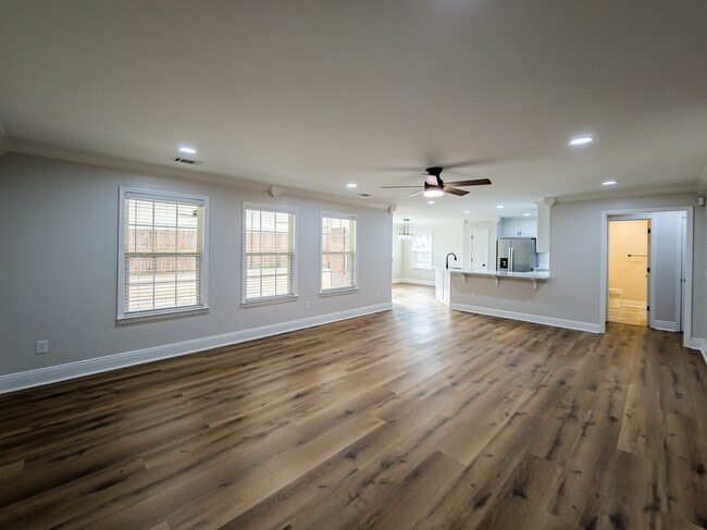 Building Photo - 105 Cypress Ridge Rd