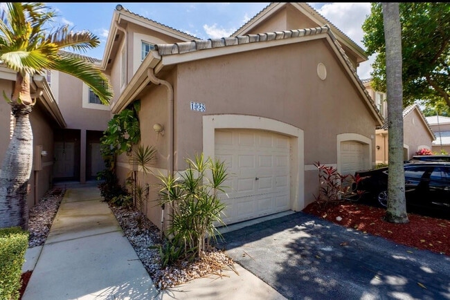 Foto del edificio - 1928 Madeira Dr