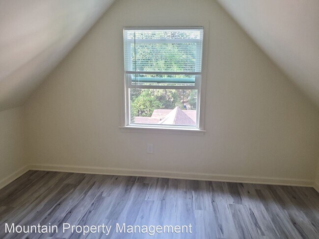 Building Photo - 2 br, 2 bath House - 596 Friendly Ln #9