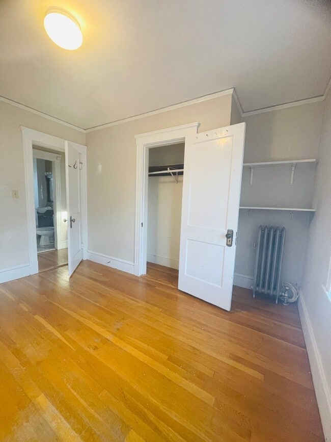 Building Photo - 16 Templeton Pkwy