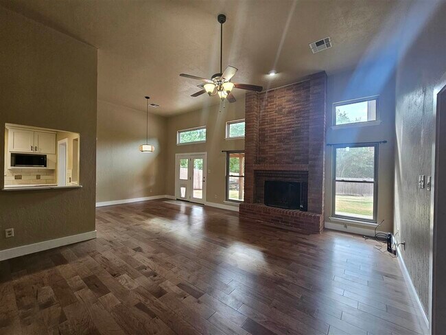 Foto del edificio - 2309 NE Turtle Creek Dr