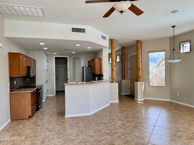 Building Photo - 6091 E Knolls Way N