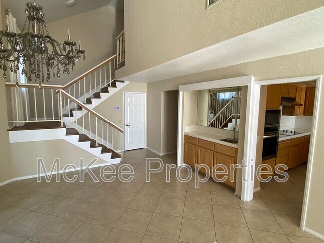 Building Photo - 31 Aruba Bend