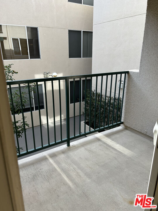 Foto del edificio - 4501 Cedros Ave