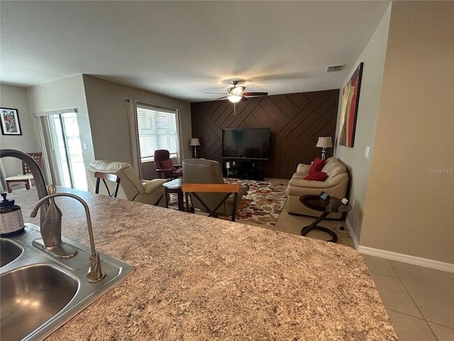Foto del edificio - 7049 Waterford Pkwy