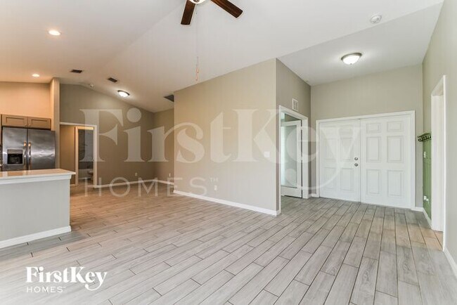 Building Photo - 406 SW 31st Ave