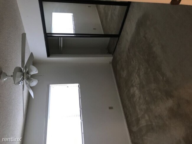 Foto del edificio - 518 E Cypress Ave
