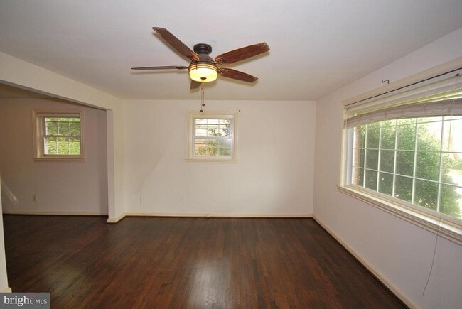 Building Photo - 10720 Tenbrook Dr