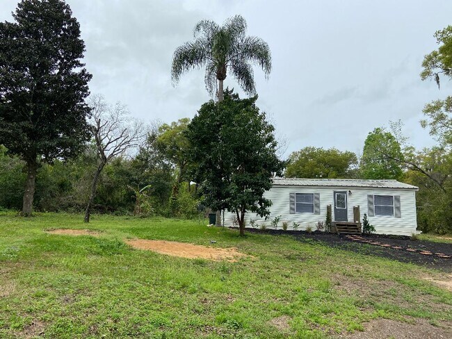 Foto del edificio - 33907 Trilby Rd