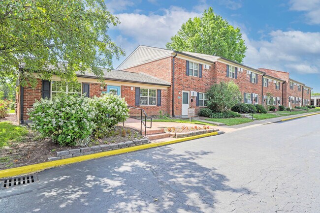 Foto del edificio - 319 Blair Ct