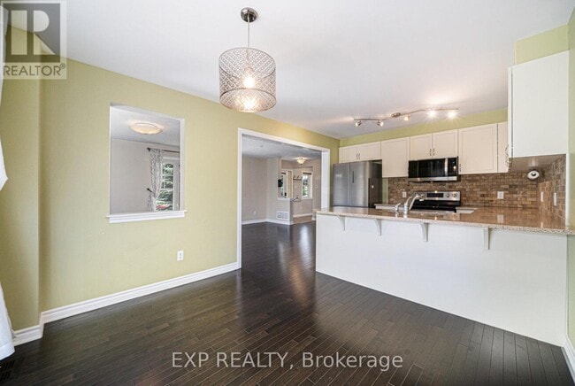Building Photo - 301 Gallantry Way