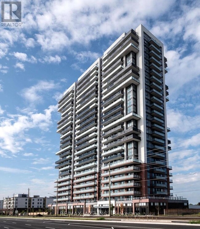 Building Photo - 2550 Simcoe St N