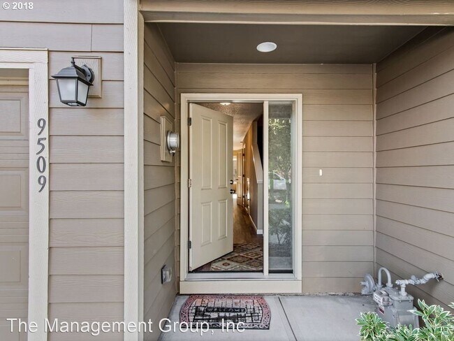 Building Photo - 3 br, 2.5 bath House - 9509 NE 73rd Street