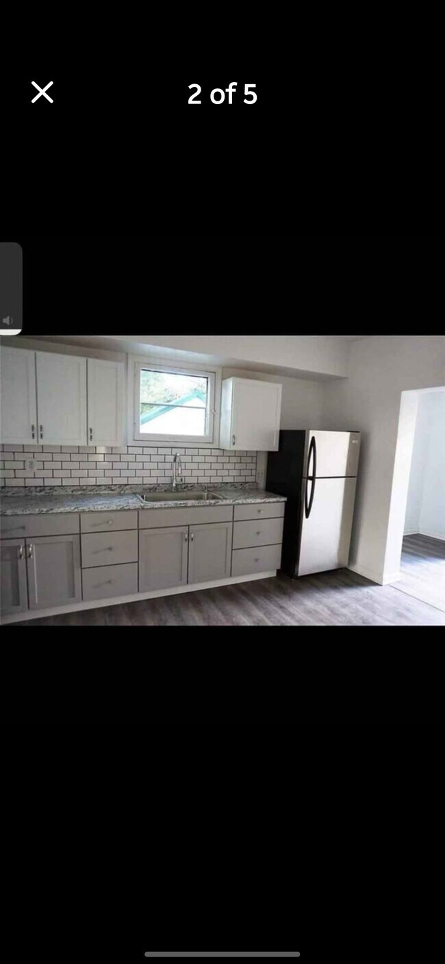 Foto del edificio - 2118 Leishman Ave