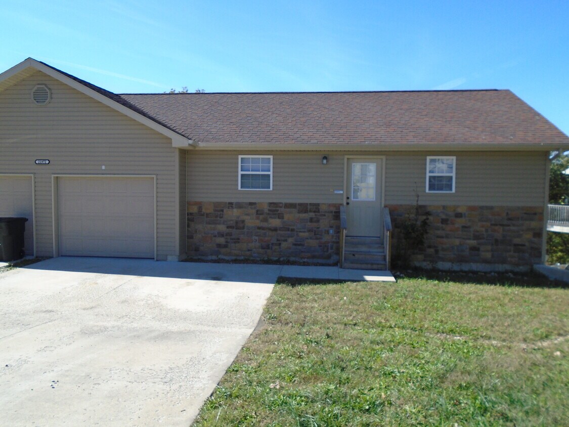 21972 Lafayette Rd, Waynesville, MO 65583 Townhouse for Rent in