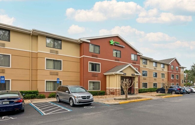 Building Photo - Furnished Studio-Daytona Beach - Internati...