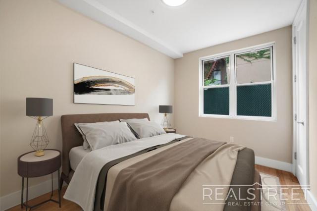 Building Photo - 3 bedroom in BROOKLYN NY 11205