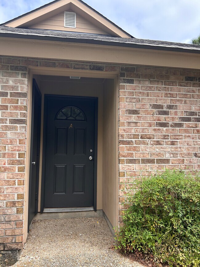 Foto del edificio - 5152 Blair Ln