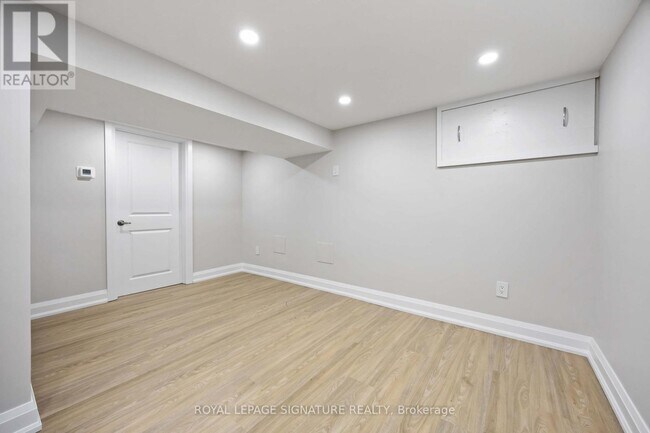 Building Photo - 24 Glenshaw Crescent
