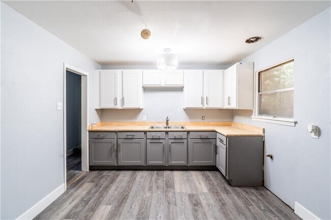 Building Photo - 3751 San Juan Dr