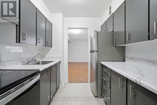 Building Photo - 2350 Dundas St W