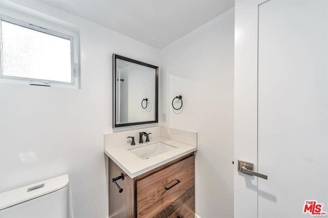 Foto del edificio - 3141 S Halm Ave