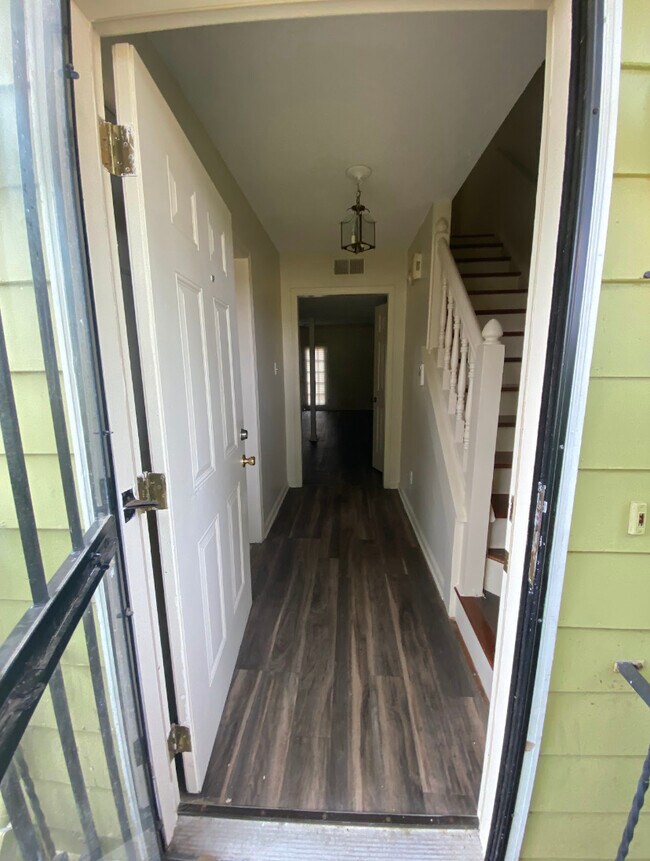 Foto del edificio - 5211 Kimbark Woods Dr