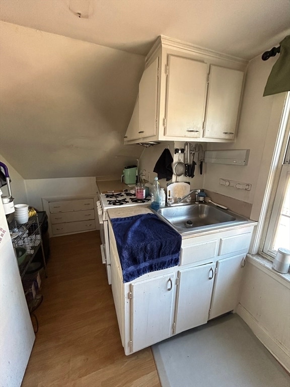 Building Photo - 2 Melrose St