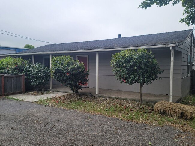 Building Photo - 380 Yolanda Ave
