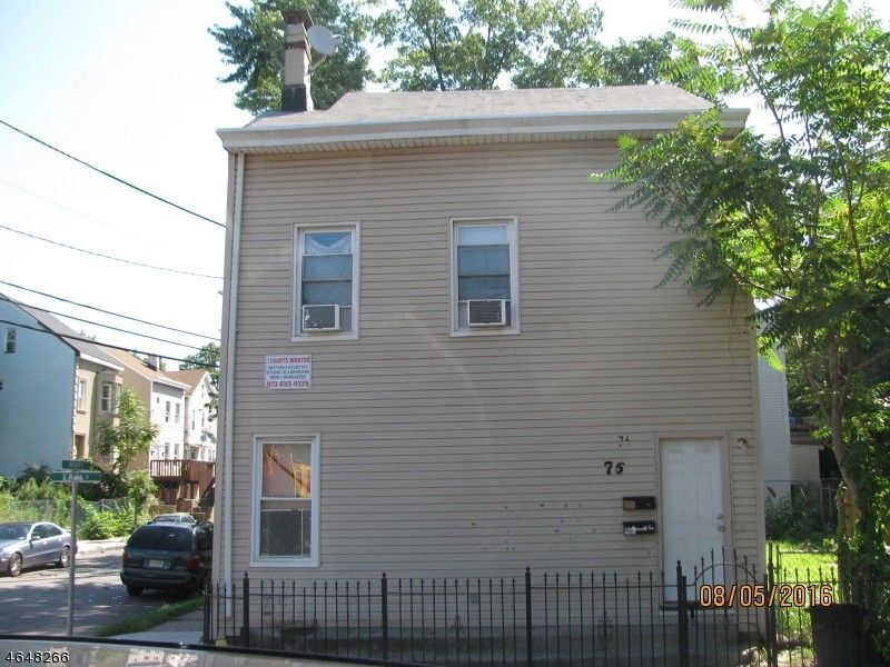 Primary Photo - 76 E Main St