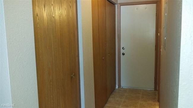 Foto del edificio - 1 br, 1 bath Apartment - Caledonia Estates
