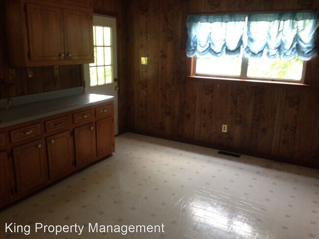 Building Photo - 3 br, 1 bath House - 54 Edwin Avenue